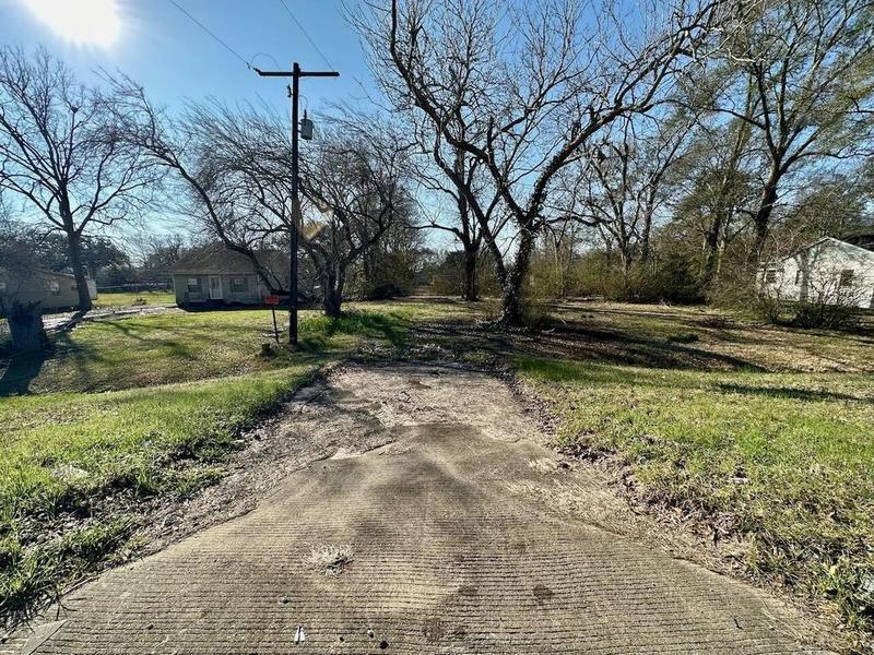 6795 Highway 105, Beaumont, TX 77713 for Sale