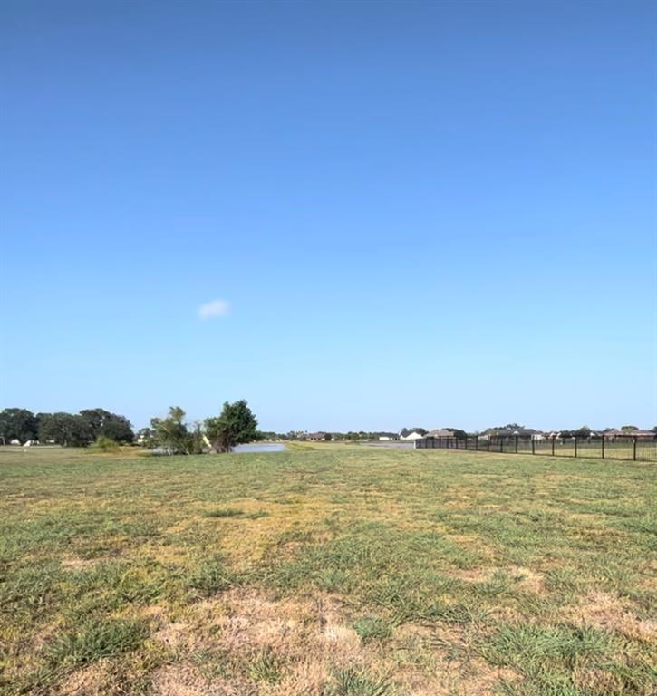 415 Lily Ln, Rosharon, TX 77583 for Sale