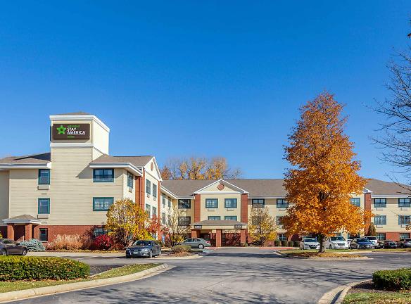 Furnished Studio - Rockford - I-90 Apartments - 653 Clark Drive - Rockford, IL Apartments for Rent