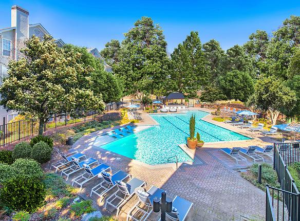 MAA Glen - 4120 Peachtree Rd NE - Atlanta, GA Apartments for Rent