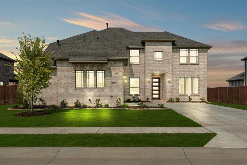 1042 Elmwood Dr, Justin, TX 76247 for Sale