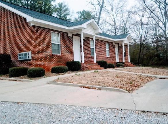 1620 Old Shocco Rd - Talladega, AL 35160 - Home For Rent