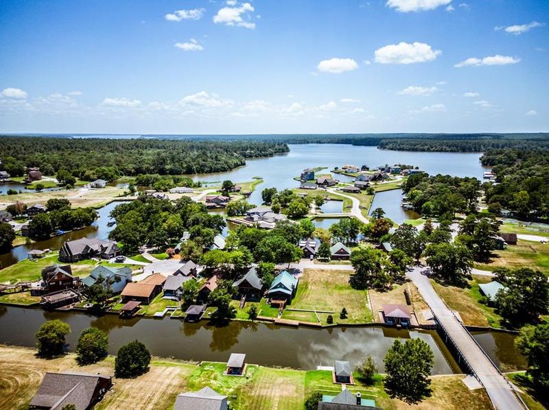 29 Wildwood Lake Dr, Huntsville, TX 77340 - MLS 50344000 for Sale