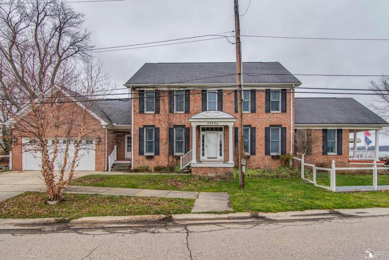 30295 ADAMS DR, Gibraltar, MI 48173 Single Family Residence For Sale  MLS# 50130884