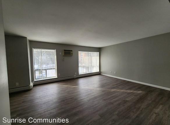 2200 Berkley Ave - Berkley, MI 48072 - Home For Rent