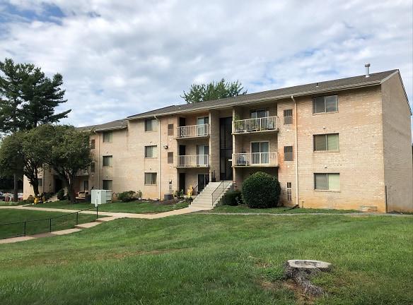 Providence Hall Apartments - 9140 Barrick St - Fairfax, VA Apartments for Rent