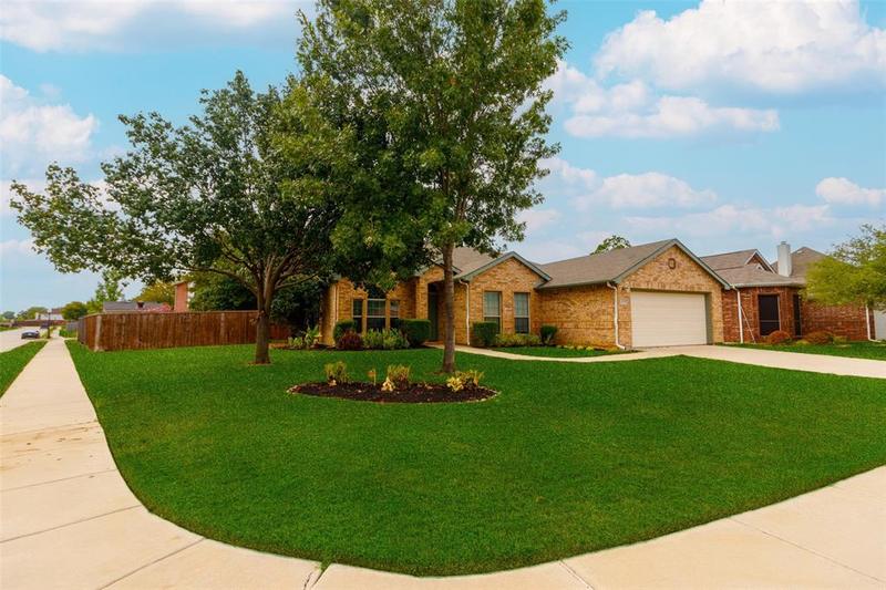 4312 Windy Meadow Dr, Corinth, TX 76208 for Sale