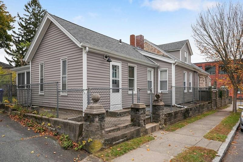 323 MAXFIELD ST, New Bedford, MA 02740 Single Family Residence For Sale  MLS# 73185412