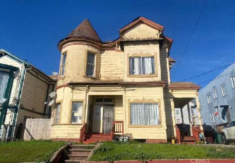 1737 13th Ave, Oakland, CA 94606 - MLS IV23001589 for Sale