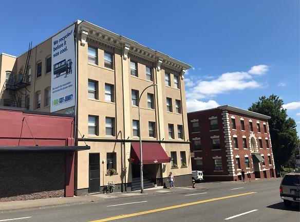 Topanga Apartments - 2157 West Burnside Street - Portland, OR Apartments for Rent