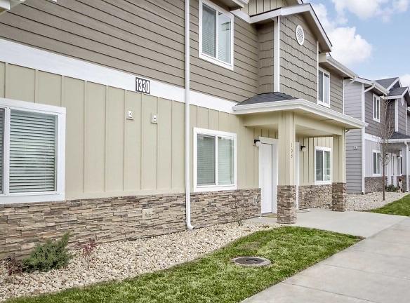 Timbercreek Townhomes - 1330 South English Oak Way - Nampa, ID Apartments for Rent