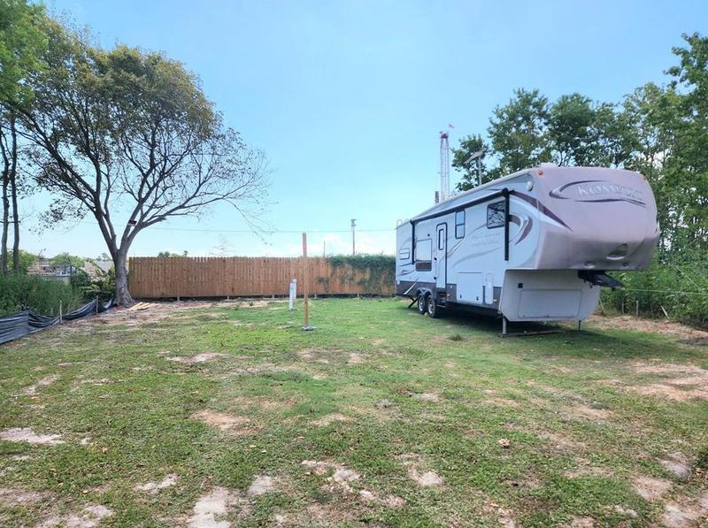 715 9th St, San Leon, TX 77539 - MLS 17031709 for Sale