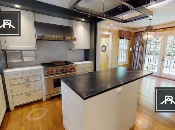 7 Foster Pl - Cambridge, MA 02138 - Home For Rent