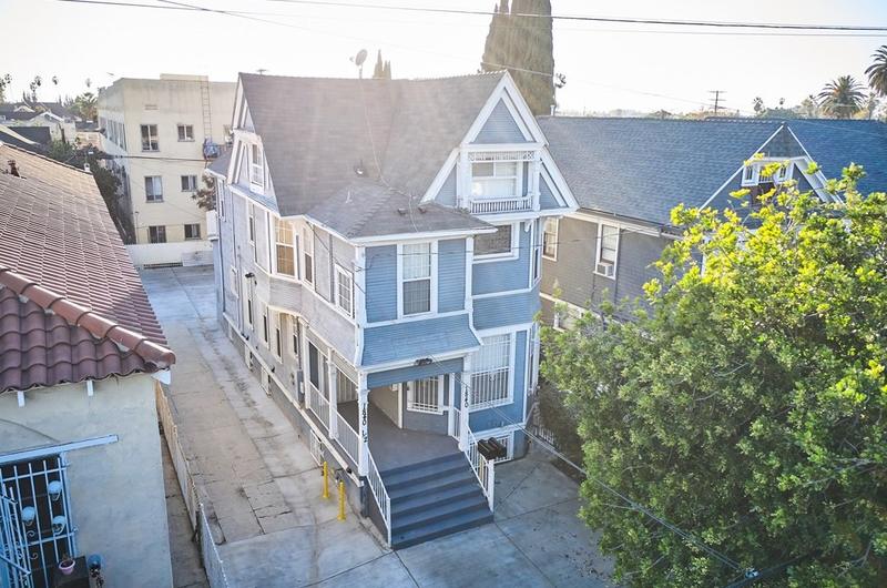 1840 11th Pl, Los Angeles, CA 90006 - MLS SB24005846 for Sale