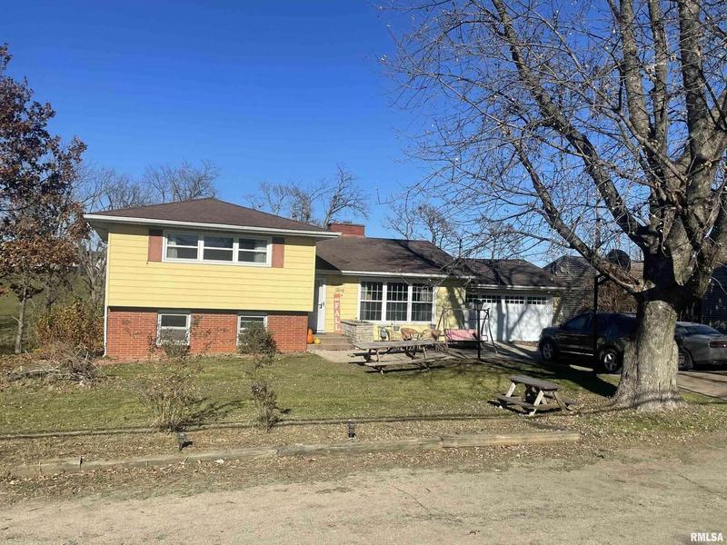 1436 MAIN Avenue, Clinton, IA 52732  610022862 for Sale