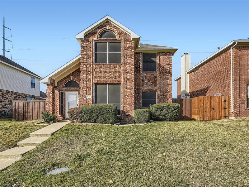 812 Cobblestone Dr, Lewisville, TX 75067 for Sale