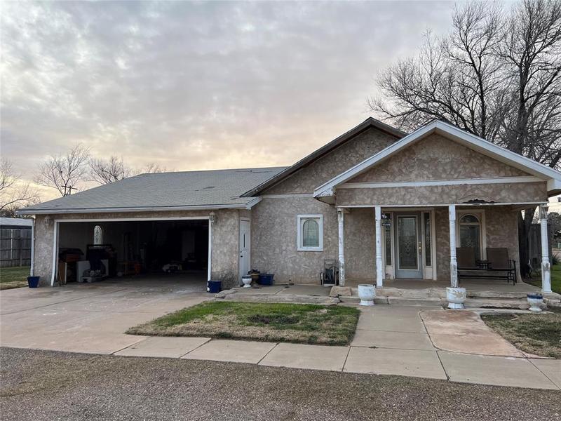 155 N 2nd St, Slaton, TX 79364 for Sale