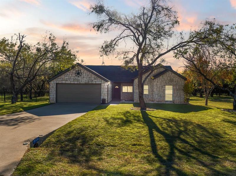1134 Millcreek Trl, Whitney, TX 76692  MLS# 20489779 for Sale