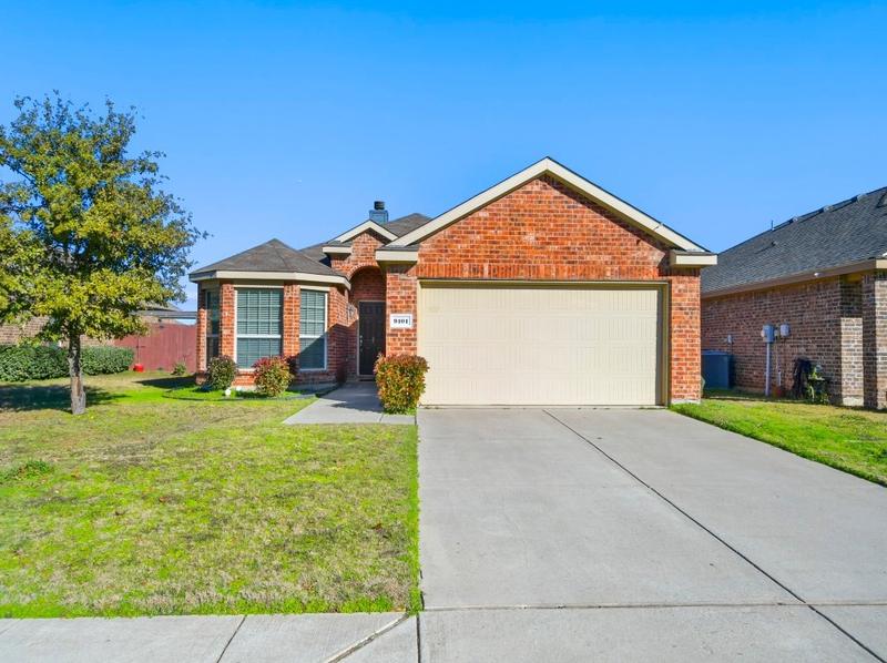 9101 Tumbleweed Dr, Cross Roads, TX 76227 - MLS 20507541 for Sale