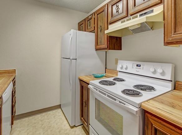Park Plaza - 201 E 16th Ave - Anchorage, AK Apartments for Rent