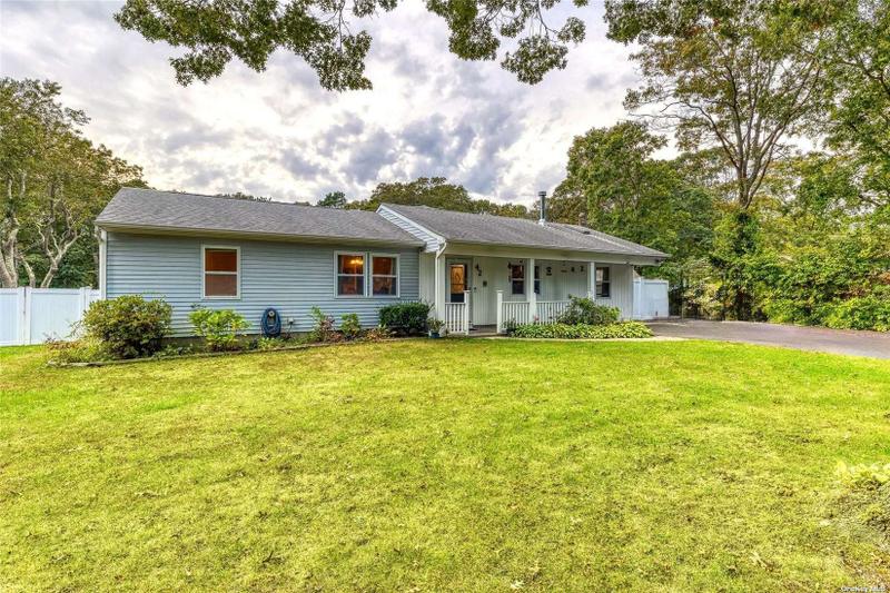 Center Moriches, Suffolk County, NY House for sale Property ID: 417955260