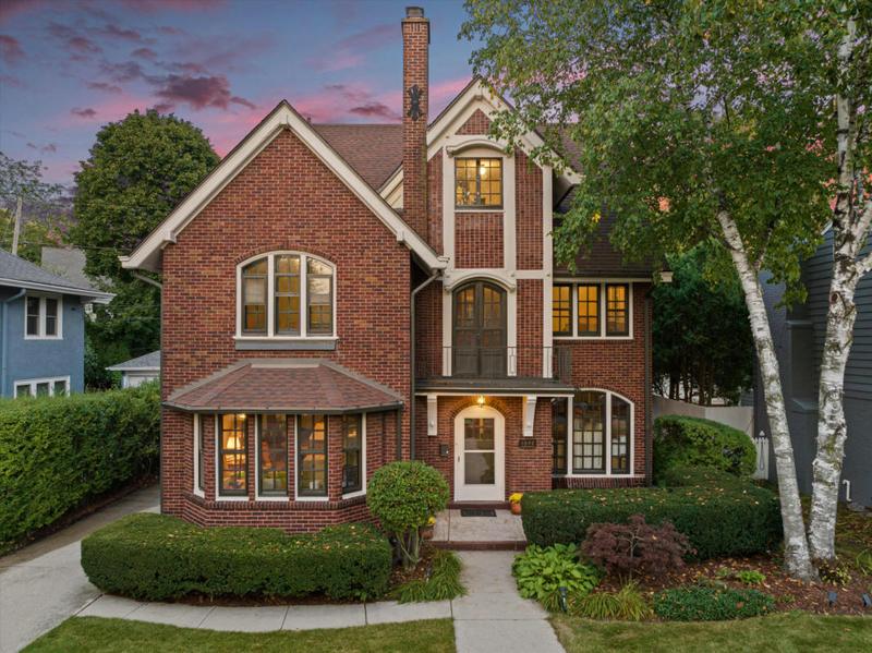 4444 N PROSPECT AVE, Shorewood, WI 53211 Single Family Residence For Sale  MLS# 1860516