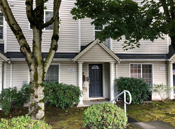 Halsey East Townhomes Apartments - 16909 NE Halsey St - Portland, OR Apartments for Rent
