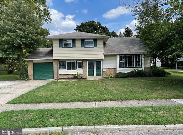 10 Fairmount Dr - Glassboro, NJ 08028 - Home For Rent