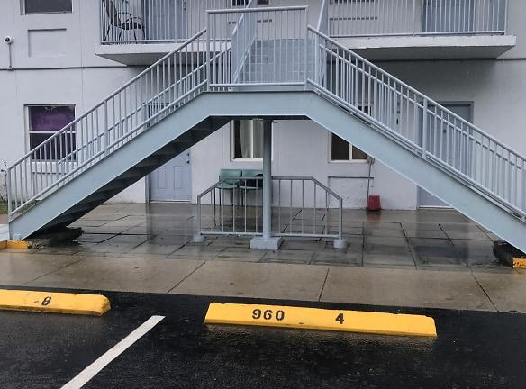 Apollo Terrace Apartments - 970 N 66th Ter - Hollywood, FL Apartments for Rent