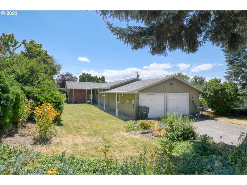 2108 SW OLSON AVE, Pendleton OR 97801 for Sale