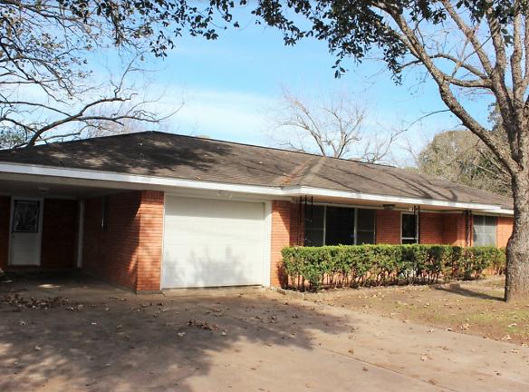 509 E Mansfield St - Brenham, TX 77833 - Home For Rent