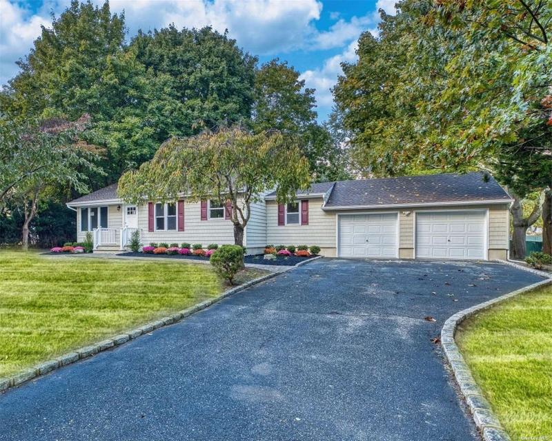 Selden, Suffolk County, NY House for sale Property ID: 418093160