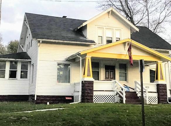 805 Douglas St unit 1 - Mount Pleasant, MI 48858 - Home For Rent