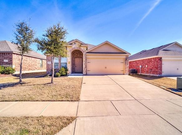 1110 Mercury Dr - Princeton, TX 75407 - Home For Rent