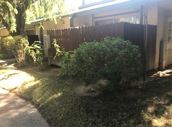 Bullard Gardens Apts Apartments - 1671 E Bullard Ave - Fresno, CA Apartments for Rent