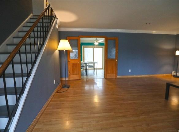 83 Manchester Ln - Stony Brook, NY 11790 - Home For Rent