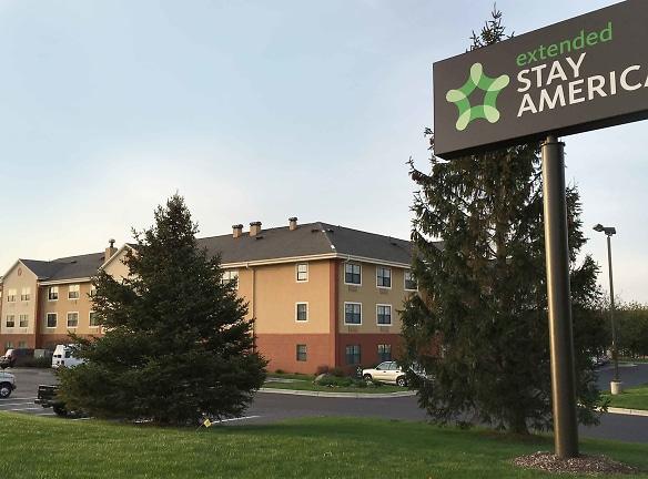 Furnished Studio - Grand Rapids - Kentwood Apartments - 3747 29th St S E - Kentwood, MI Apartments for Rent