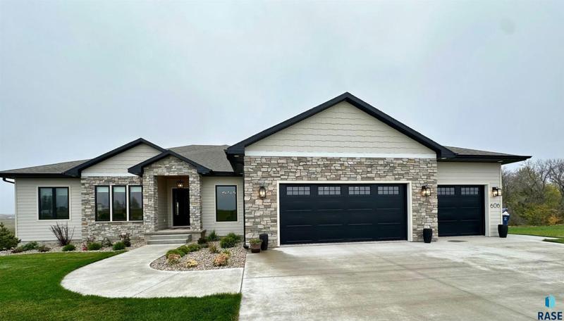 606 MILL POND RD, Rock Rapids, IA 51246 Single Family Residence For Sale  MLS# 22307056 for Rent
