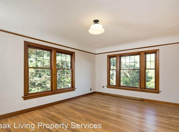 1624 41st Ave E - Seattle, WA 98112 - Home For Rent