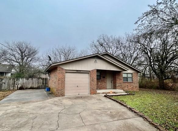 1825 E 6th - Ada, OK 74820 - Home For Rent