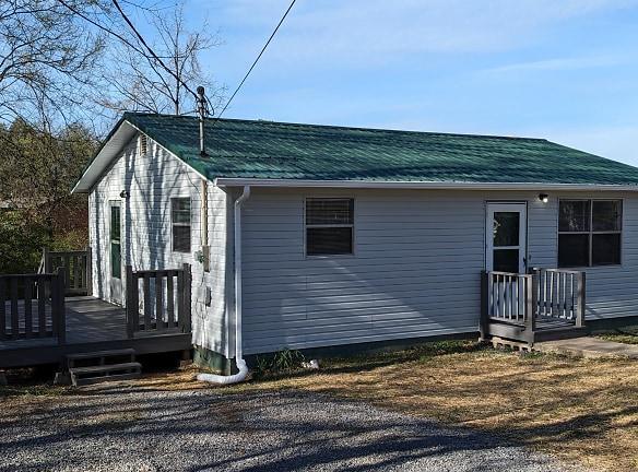 306 Ceasar St - Athens, TN 37303 - Home For Rent