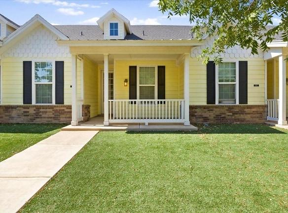 2105 10th St - Lubbock, TX 79401 - Home For Rent
