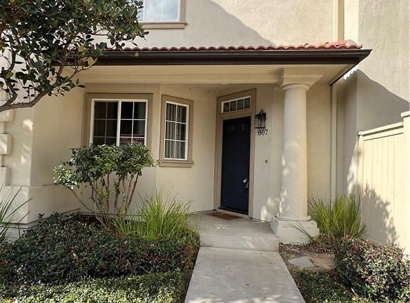 807 Yorkshire - Irvine, CA 92620 - Home For Rent