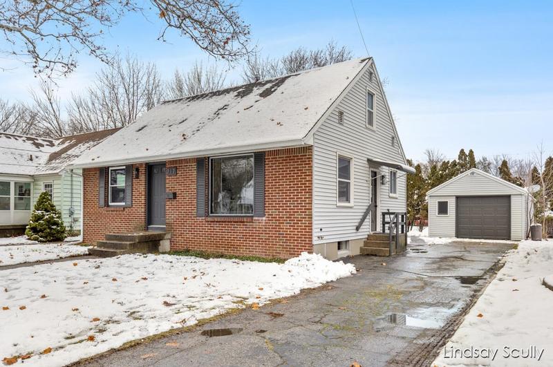 717 Everglade Dr SE, Grand Rapids, MI 49507 - MLS 24003033 for Sale