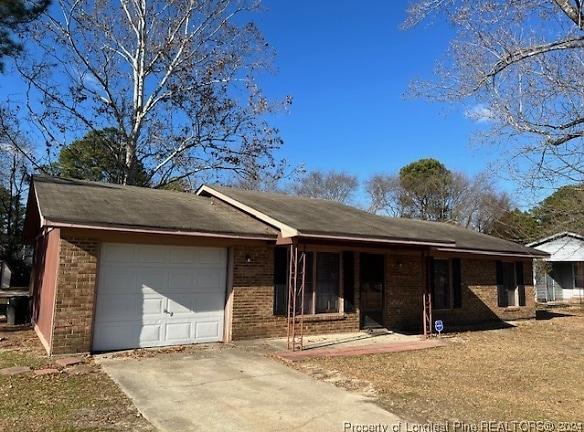 6470 Rannock Dr - Fayetteville, NC 28304 - Home For Rent