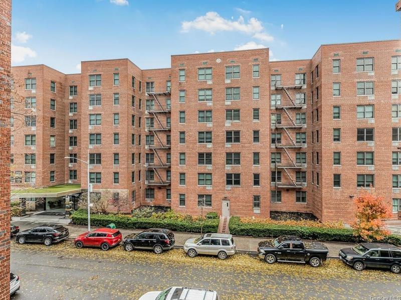 2165 Matthews Ave #3B, Bronx, NY 10462 - MLS H6279289 for Sale