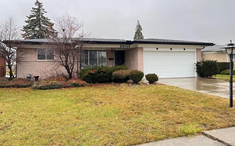 29155 Ironwood Dr, Warren, MI 48093 - MLS 20240000116 for Rent