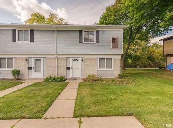 41269 S Woodbury Green Dr - Belleville, MI 48111 - Home For Rent