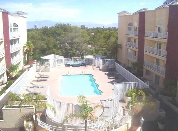 Crystal Court - 900 E Desert Inn Rd - Las Vegas, NV Apartments for Rent