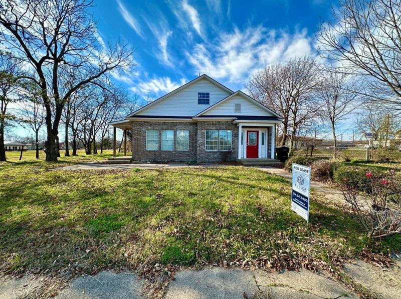 214 S 4th St, Wills Point, TX 75169 - MLS 20509595 for Rent